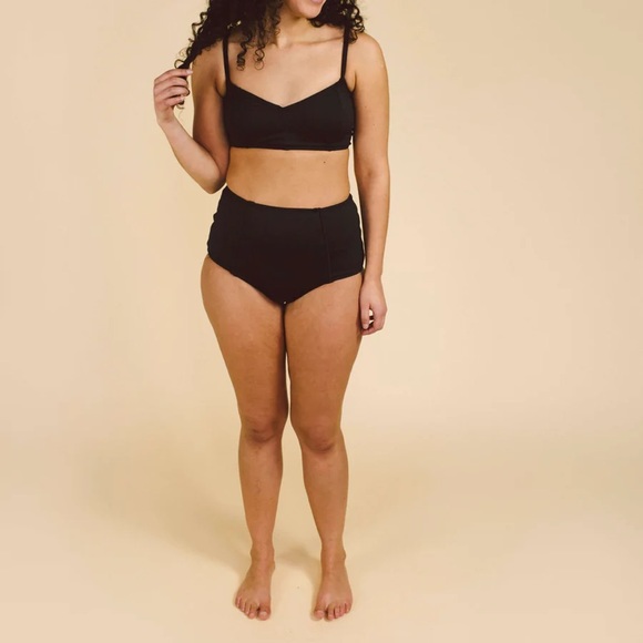 Nettles Tale The Charlie Swim Set - Picture 1 of 5